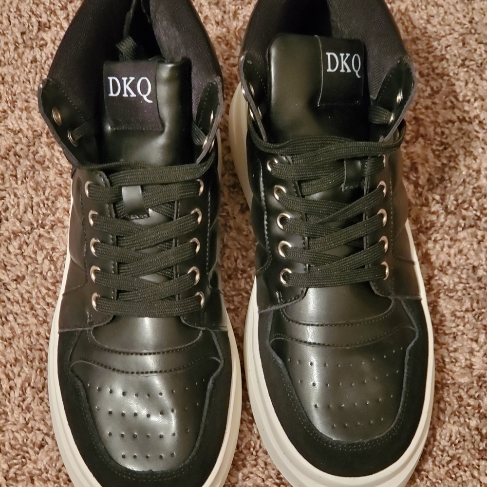 Black Sneakers with Lace-Up Design